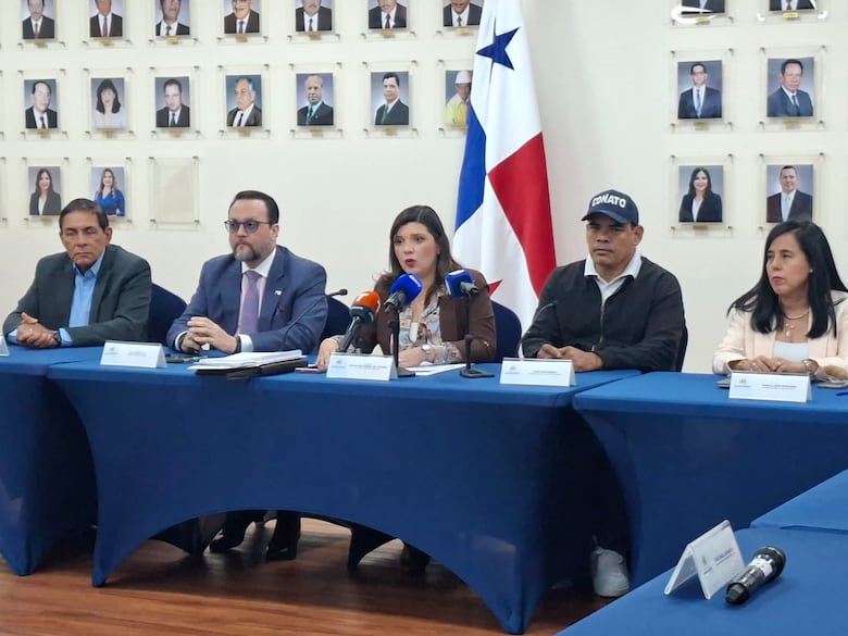 Gobierno anuncia acuerdo sobre salario mínimo: así quedarán algunas tasas por regiones