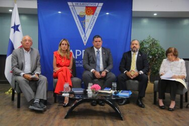 Ministro Pino pide a los diputados retomar discusión del proyecto de extinción de dominio