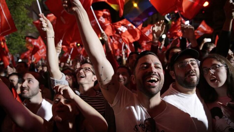 PSOE gana las elecciones en España pese al auge de la extrema derecha