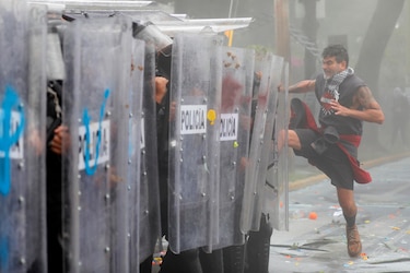 Protesta por agua contaminada en el oeste de México deja nueve detenidos y decenas de heridos