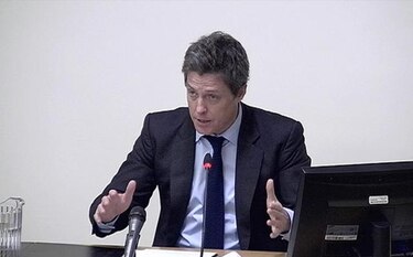 Hugh Grant: Me hackeó un tabloide que no era de Murdoch