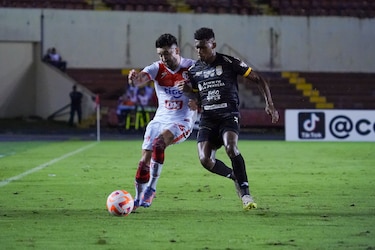 Franklin Narváez considera que les faltó un poco de experiencia a sus jugadores