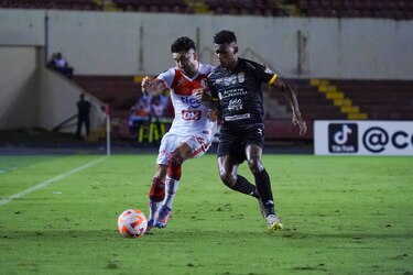 Franklin Narváez considera que les faltó un poco de experiencia a sus jugadores