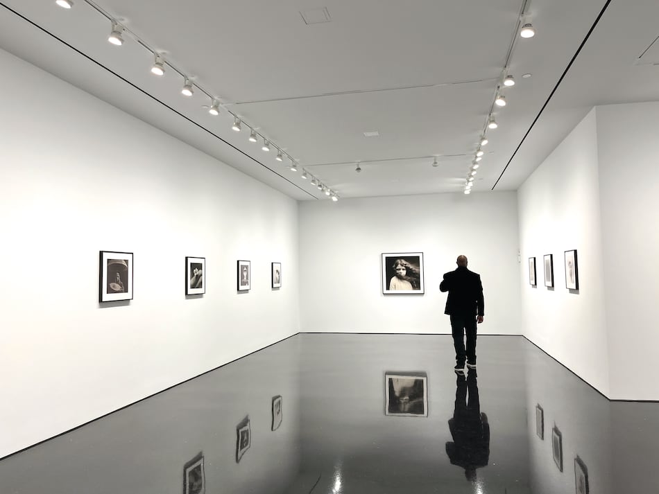 ¿Estamos listos para la IA?, alerta cineasta que la investigó y usó para arte