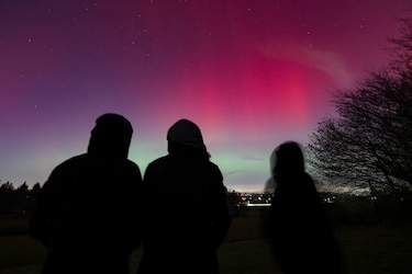 Auroras boreales se observan en Europa por inusual fenómeno geomagnético
