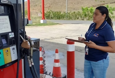 Acodeco fiscaliza que estaciones cumplan con la reducción en los nuevos precios del combustible