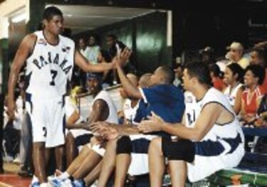 Panamá aplasta a Belice y se baña de oro en el básquet