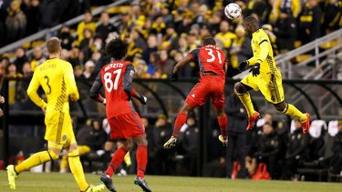 Sounders, de Román Torres, ponen un pie en la final de la MLS
