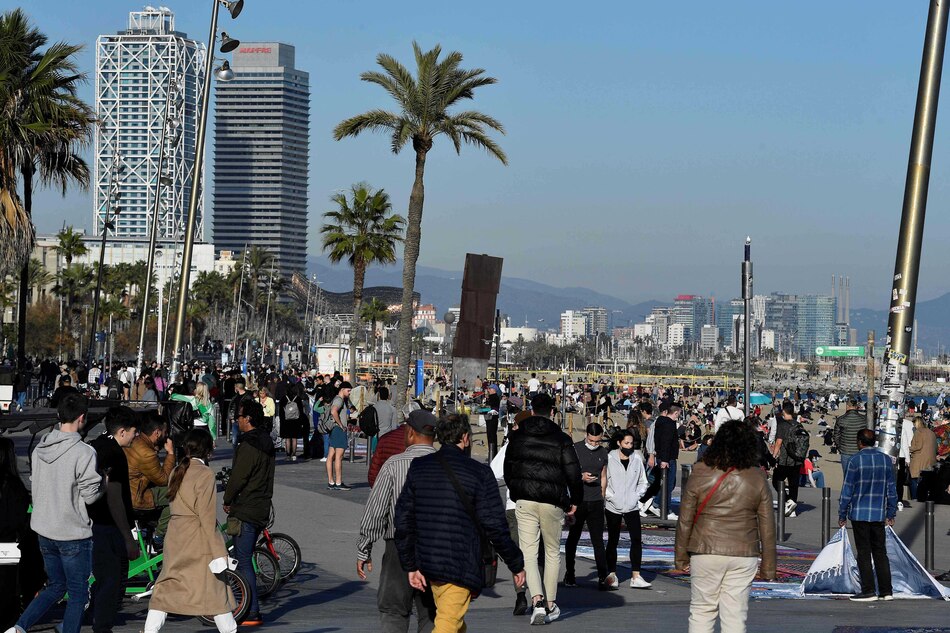 Justicia española prorroga toque de queda en Cataluña por 14 días