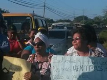Moradores de El Coco en Penonomé protestan por ‘colapso’ del vertedero de basura
