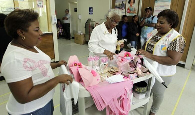 Mujeres que comparten sus días apoyando a pacientes con cáncer