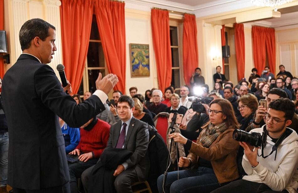 Visita de Guaidó pone en aprietos al gobierno español