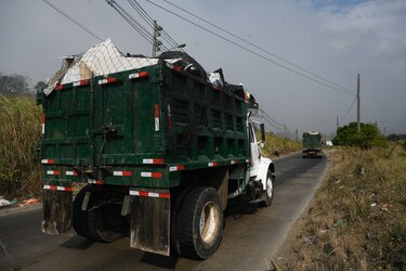Incendio en cerro Patacón controlado al 90%; se reactivan las operaciones en el vertedero