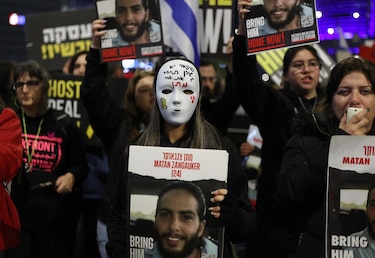 Miles de israelíes reclaman en las calles a Netanyahu un acuerdo para liberar rehenes