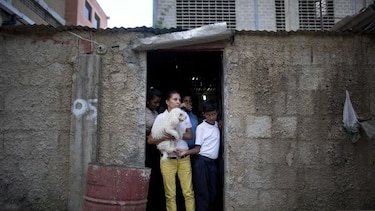 Lo queman vivo por robar cinco dólares en Venezuela