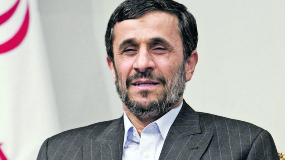 Ahmadinejad pide que EU devuelva dinero