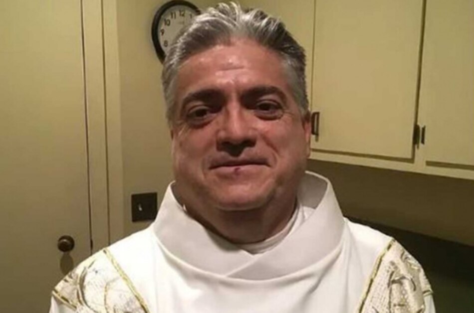 Accidente deja al descubierto a un cura que robó 95 mil dólares a sus fieles durante 15 años