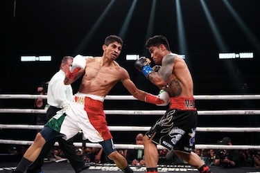 El mexicano Rey Vargas arrebata al filipino Magsayo su título de peso pluma del CMB