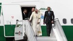 Papa Francisco llega a Quito en su segundo viaje a Sudámerica