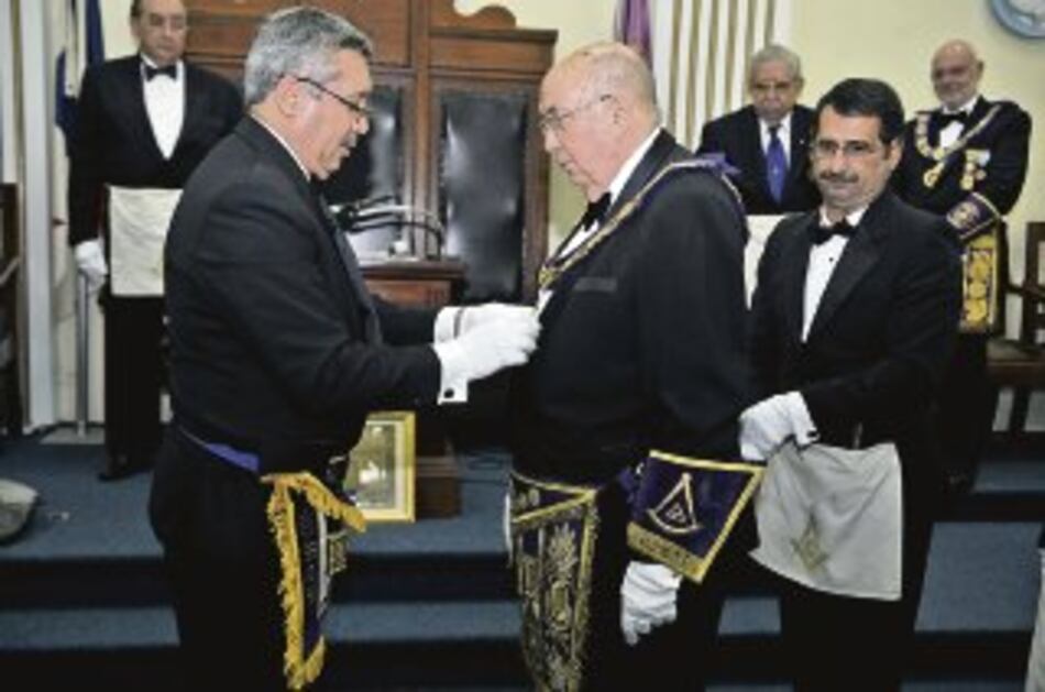 Masones descorren sus velos al profano