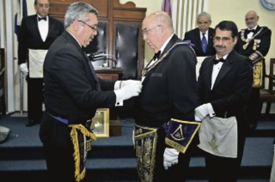 Masones descorren sus velos al profano