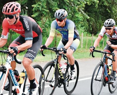 Castelblanco y Samudio se llevan honores