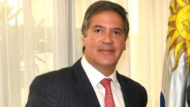 Embajador colombiano en Uruguay dimite tras hallazgo de laboratorio de coca en finca familiar