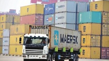 China mantiene superávit comercial