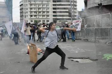 Debate minero: choque entre manifestantes y antimotines