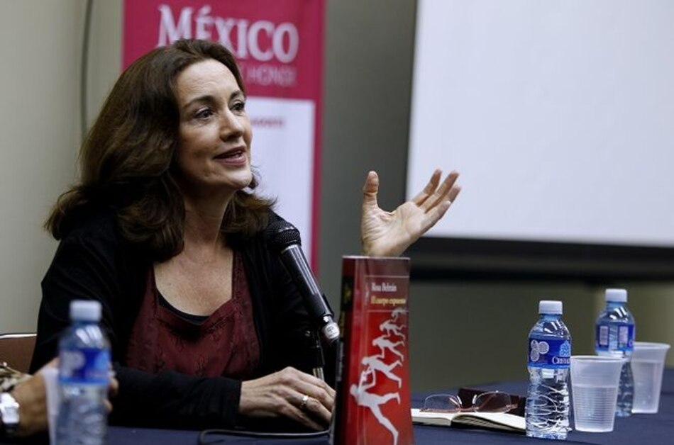 Rosa Beltrán, entre sábanas en ‘Escenarios y provocaciones’