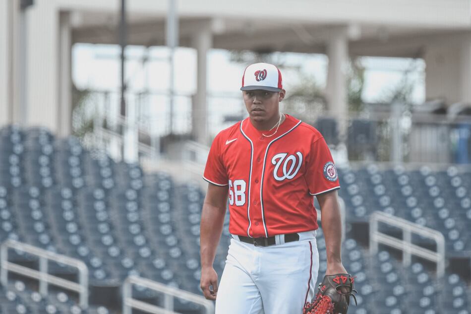 El panameño Steven Fuentes es convocado al equipo de Grandes Ligas de los Nacionales