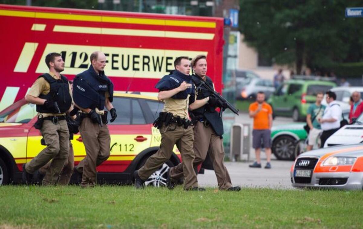 Tiroteo en centro comercial de Múnich deja varios muertos