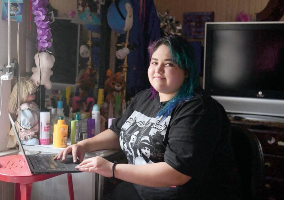 Estudiantes acuden a laborar para salir de la crisis en Estados Unidos