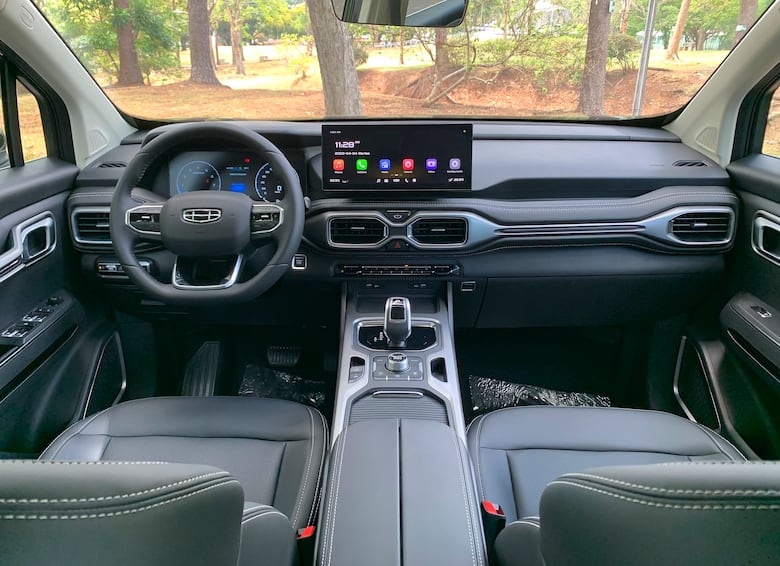 Imponente, elegante y con espacio para todos y todo, así es el Geely Okavango