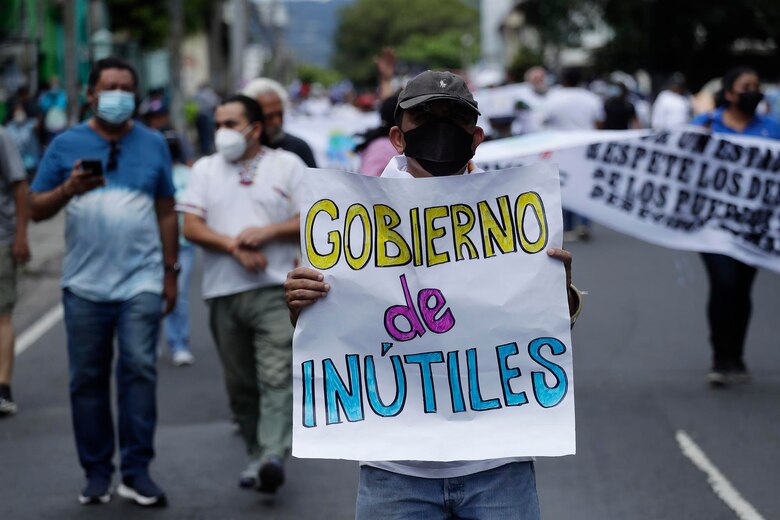 Bukele desvió un préstamo del BCIE para convertir a bitcoin en moneda nacional