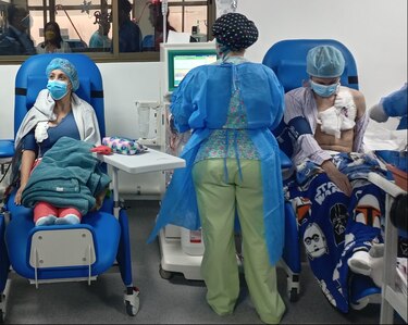 Pacientes denuncian desabastecimiento y falta de cupos de hemodiálisis en el Hospital Santo Tomás por recorte al Minsa