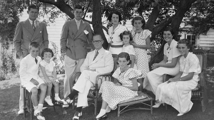 La trágica historia de la familia Kennedy: muertes, accidentes y secretos que marcaron a la dinastía