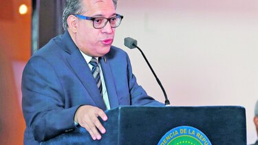 José Gabriel Carrizo propone modificar la ‘Constitución’; hay reacciones