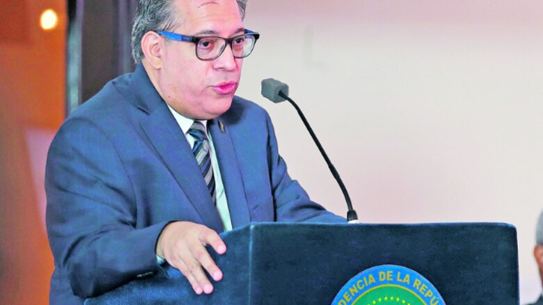 José Gabriel Carrizo propone modificar la ‘Constitución’; hay reacciones