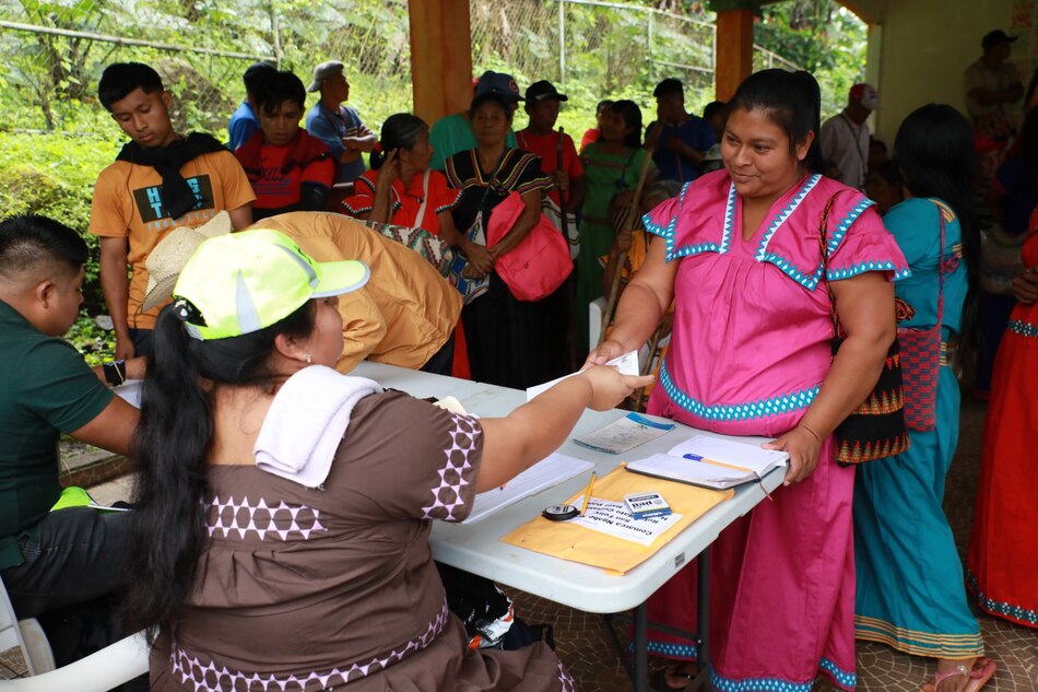 Desde este lunes desembolsan el pago de programas como $120 a los 65