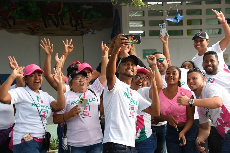 Roux vence y envía dardos a Martinelli y Carrizo