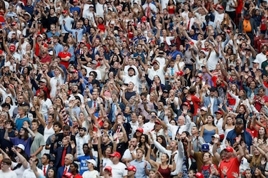 Multitud de seguidores de Charlie Kirk se da cita en Arizona para despedirlo