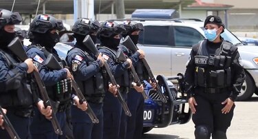 Video que muestra a policías panameños apoyando a sus colegas de Colombia, violaría la ‘Constitución’