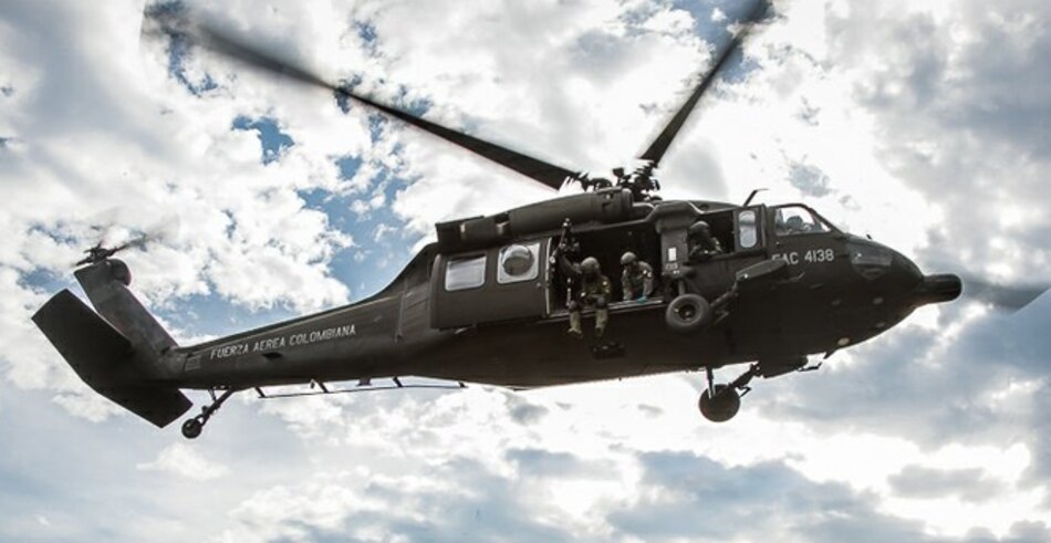 Caída de helicóptero militar deja 10 muertos en Colombia