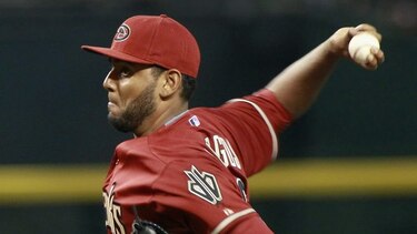 Enrique Burgos debuta en Grandes Ligas con sólida actuación