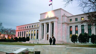 FED se afirma en subir tasas