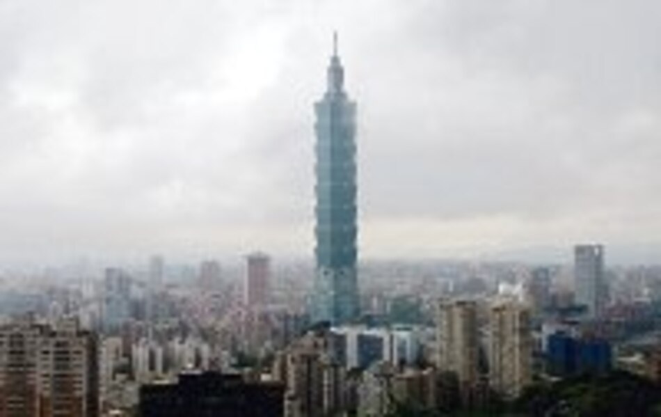 Auge hotelero oscurece el Lago del Sol y la Luna