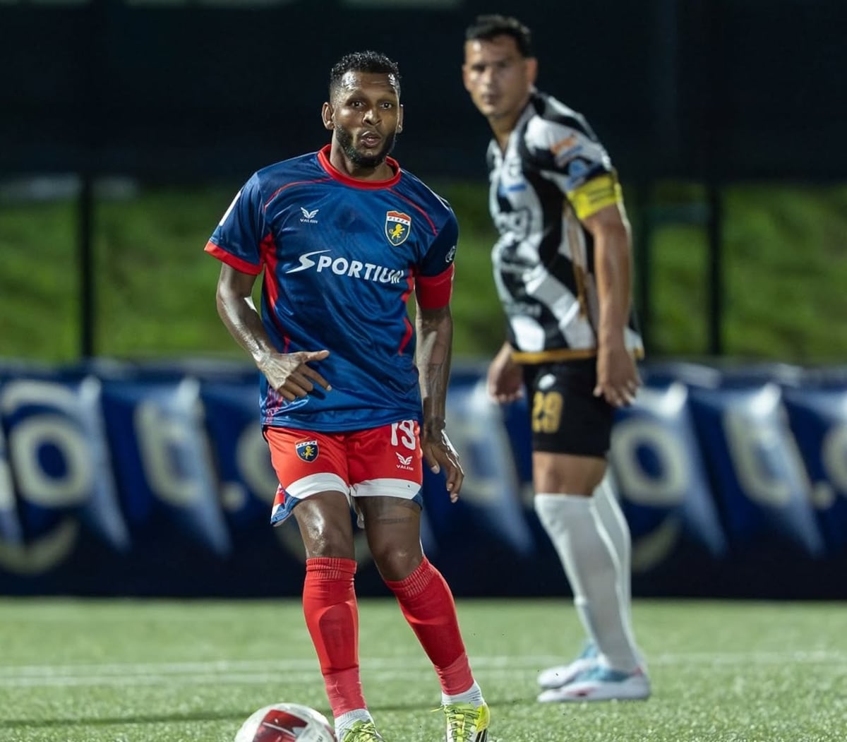 Plaza Amador se queda con el Clásico Nacional y es líder de la Conferencia Este