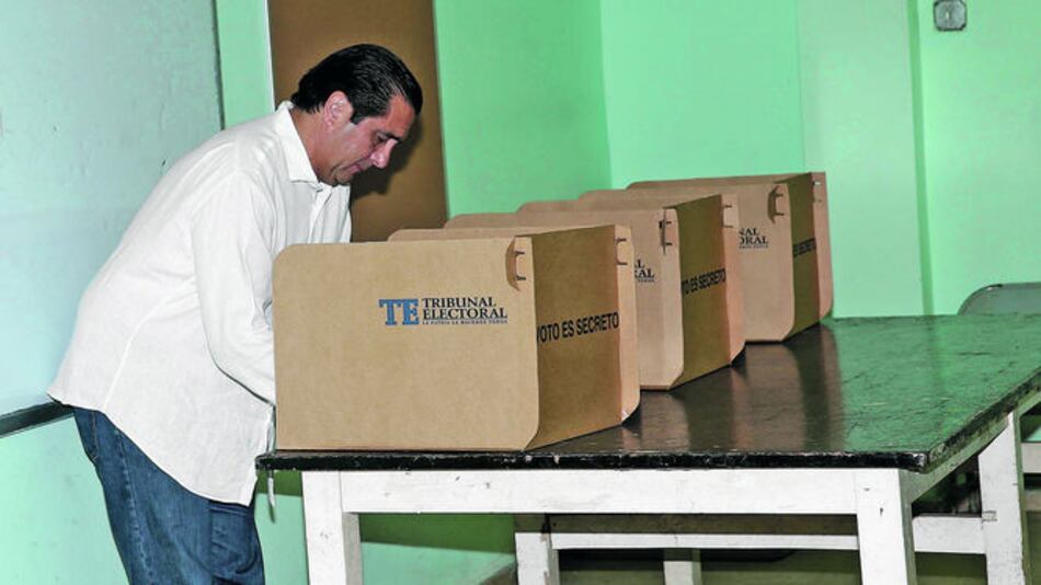 Bandos del PRD se atribuyen triunfo