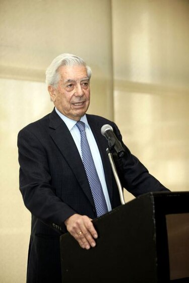 Vargas Llosa aboga por una Latinoamérica con ciudadanos cultos y sensibles